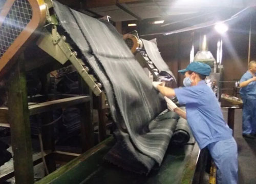 8月20日我廠(chǎng)磅秤工王燕獲磅秤比武大賽二連冠